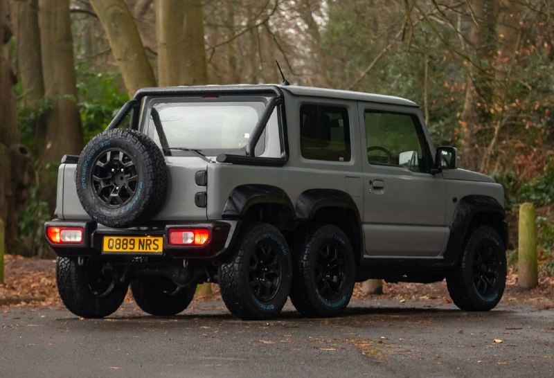 В Великобритании продают шестиколесный пикап Suzuki Jimny 2