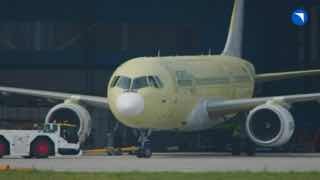 ОАК отчиталась о первом полёте первого серийного МС-21.«В ходе полёта, который продолжался один час 23 минуты на высотах до 6000 метров и приборных скоростях до 600 км/ч, проверены устойчивость и управляемость самолета в разных конфигурациях и работа отече