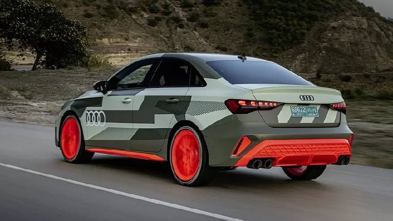 Audi прогревает публику офиц фото рестайла S3 2