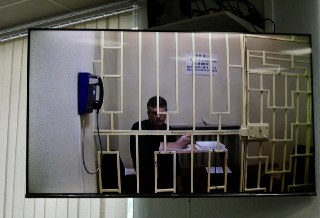 Бывшего кадровика Минобороны Юрия Кузнецова приговорили к 12 годам колонии по делу о взяткеВоенный суд в Москве приговорил к 12 годам колонии генерал-лейтенанта запаса Юрия Кузнецова по делу о получении взятки в размере свыше 80 млн рублей. Ему также назна