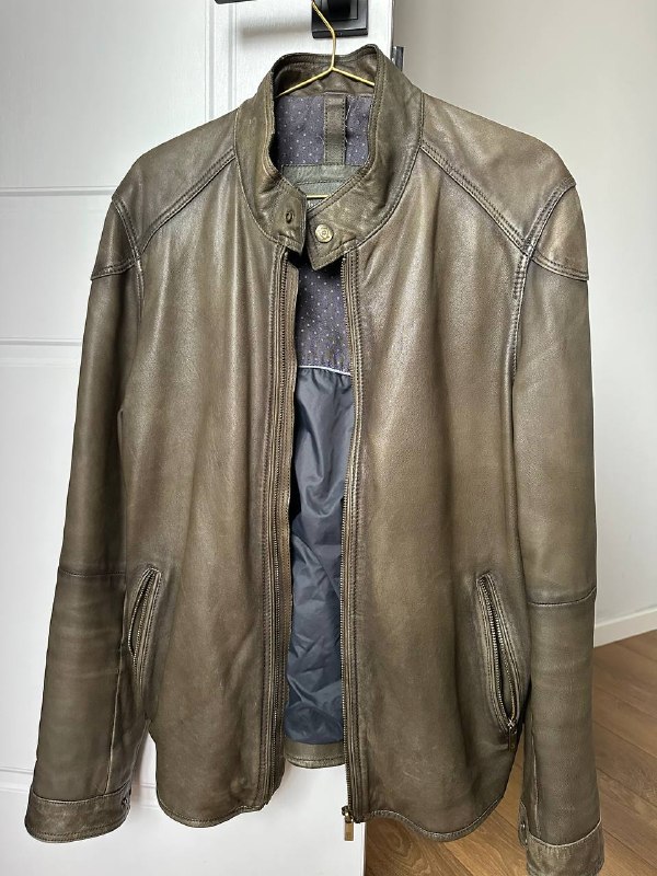 Куртка Massiamo Dutti из натуральной кожи ,оригинал .в хорошем состоянии.Размер М