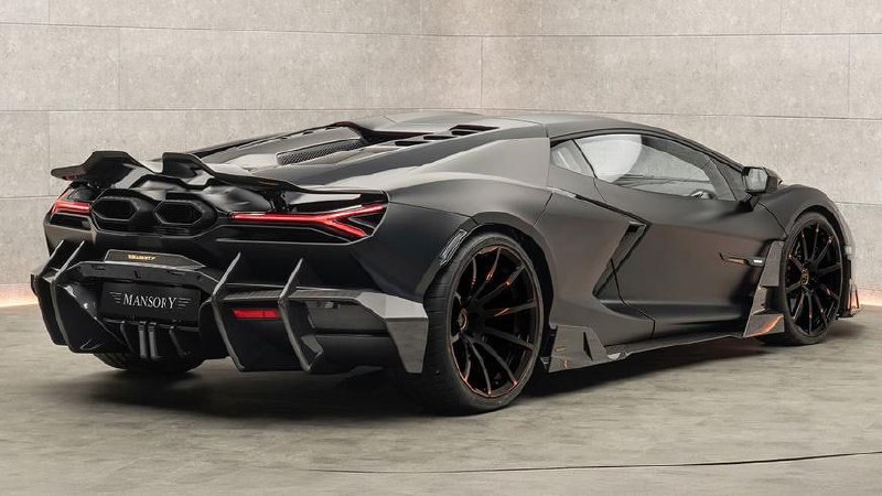 Немецкое ателье Mansory доработало новую Lamborghini Revuelto 2