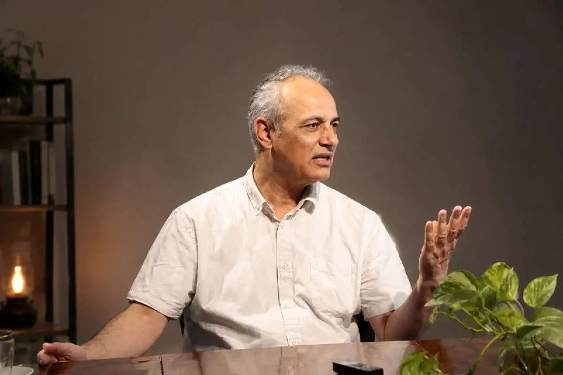 فرارو: بفرمایید چگونه؟احمد زیدآبادی: مسعود پزشکیان از هر که هر کاری از او برمی‌آید برای حل مشکلات کشور دعوت به حضور در میدان عم
