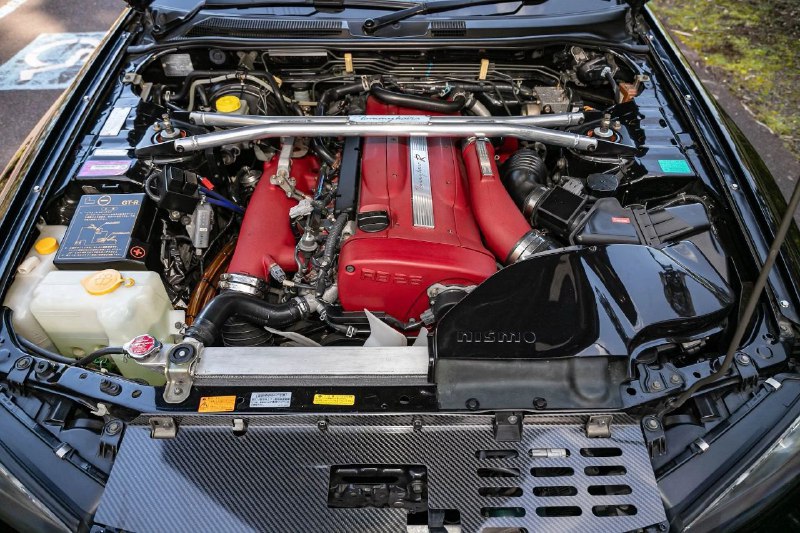 Редкий Nissan GT-R выставили на аукцион 8