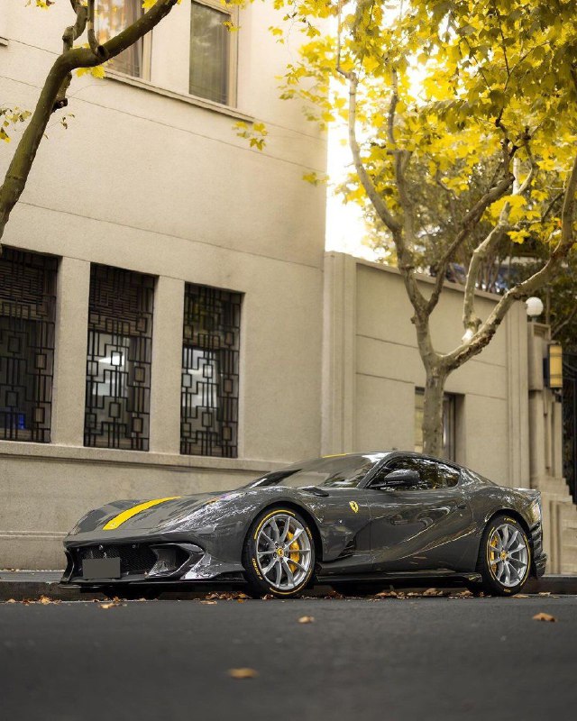 ferrari 812 competizione