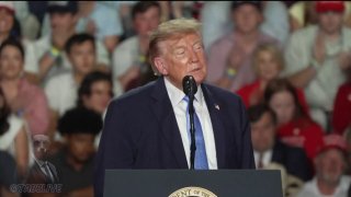 הנשיא טראמפ: בכל פעם שאני עושה פיזית, הם אומרים "יש משהו לא בסדר? "עד כה, כל כך טוב.