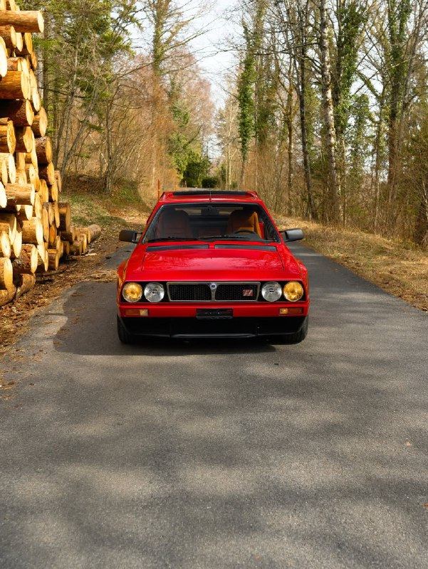 Lancia Delta S4 Stradale 8