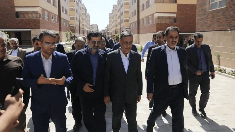 اخبار قم: افتتاح مدرسه ۱۴ کلاسه خیرساز در قم با حضور معاون اجرایی رئیس‌جمهور 🔹 معاون اجرایی رئیس‌جمهور در ادامه سفر خود به استان ق
