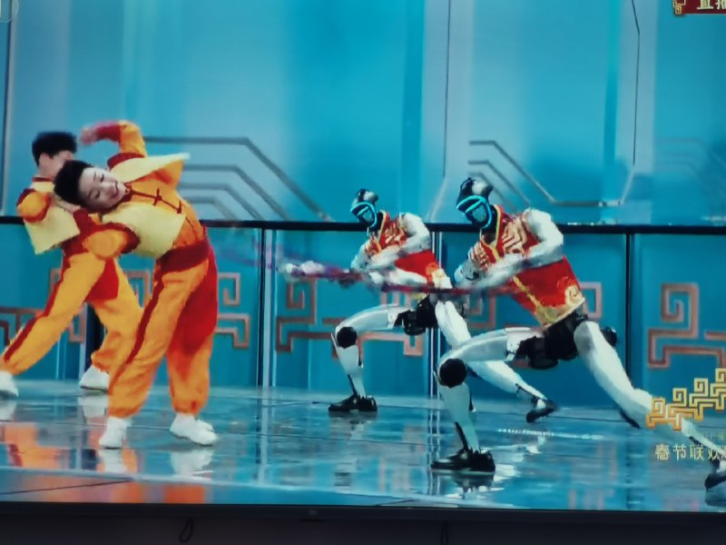 今年的机器人进步了不少