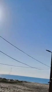 צפו: מטוס מיג-29 אוקראיני רודף אחרי מזל"ט שמונע במטוס רוסי בגובה נמוך במיוחד לאורך קו החוף של אזור אודסה, ו…