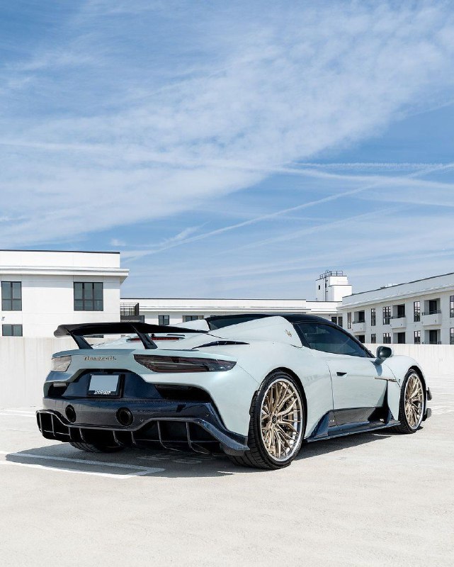 Maserati MC20 ARIA Carbon body kit 5