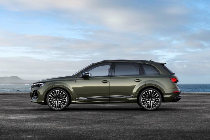 Сезон премьер от немцев продолжается. Теперь очередь Audi с обновленными Q7 и SQ7 2
