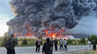 Украина атаковала самый крупный склад Wildberries в Подольске, а также логистический центр в Домодедово. Сообщается о погибших и пострадавших🔵 Атака. В ночь на 16 августа Украина атаковала склад Wildberries в подмосковном Подольске. Площадь здания составля