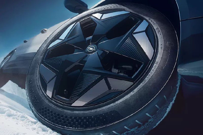 Opel Grandland впервые получил полный привод и 325 л.с. 3