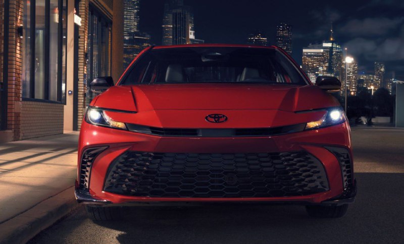 Toyota Camry получила новую спецверсию Nightshade 5