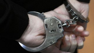 Суд в Москве арестовал еще двух фигурантов дела Трабера-«Антиквара». Пресс-служба судов ранее удалила посты о немБасманный суд Москвы арестовал еще двух человек по делу Ильи Трабера — его бизнес-партнера Владимира Даниленко и Саида Саладинова, передает ТАС