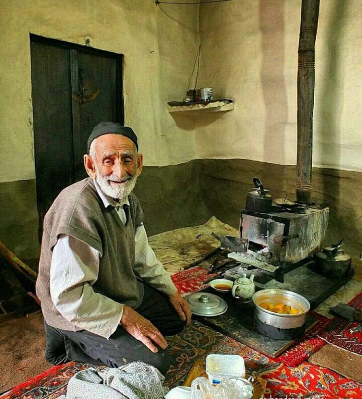 🍃﷽🍃 سنگ صبور🍃﷽🍃: در كلبه ما رونق اگر نيست صفا هستانجا كه صفا هست در ان نور خدا هست در چَنته درويش وفا هست كشكول يه رنگي و صفا هستيك لقمه