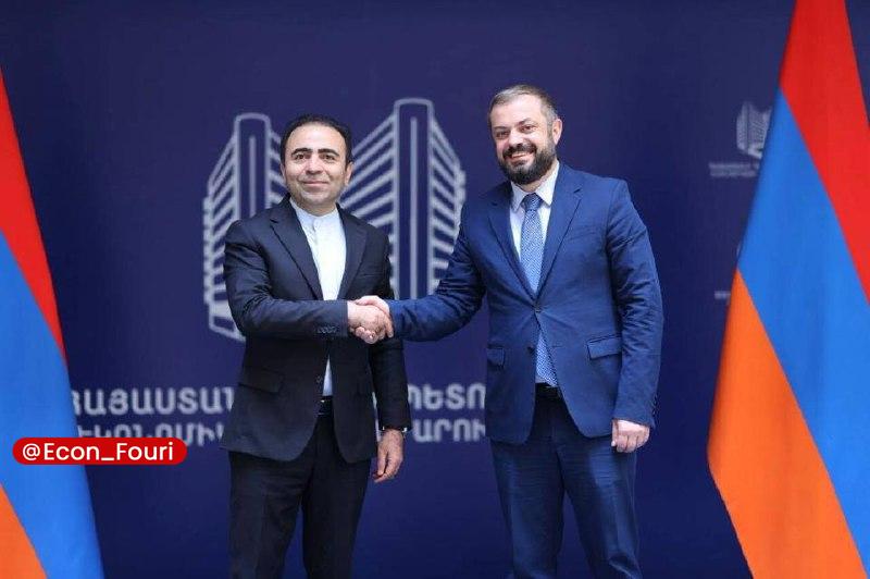 اقتصاد فوری 📈: دیدار سفیر ایران با وزیر اقتصاد ارمنستان🔹خلیل شیرغلامی، سفیر جمهوری اسلامی ایران در ارمنستان، با گئورگ پاپویان، وزیر اقت