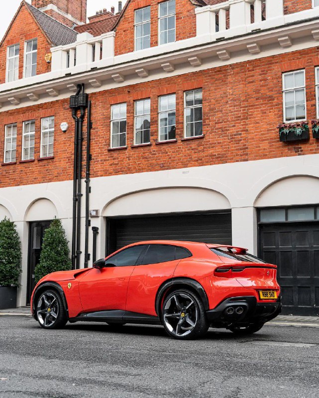 Ferrari Purosangue 4