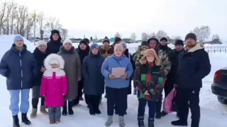 В Новосибирской области из-за карантина массово забили скот, десятки людей остались без работы. Жители требовали показать основания, однако силовики разогнали их силойОб этом пишут «Такие дела», RusNews, 7x7, Baza и «Агентство». В частности, в одной только