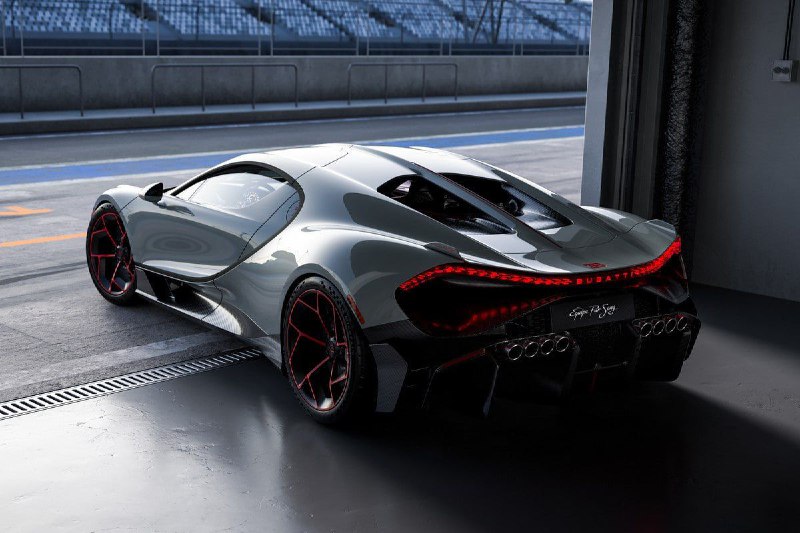 Bugatti показала новый Tourbillon с пакетом Equipe Pur Sang 4