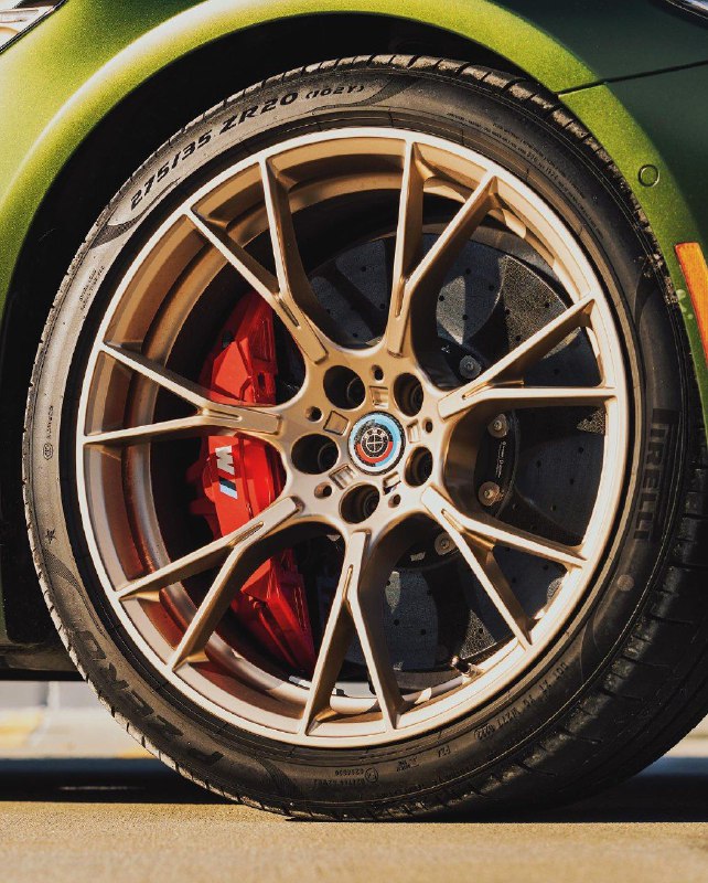 BMW M5 CS 4