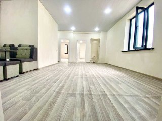 СРОЧНО продается 3/2/2 балкон 2/6 ориентир супермаркет Магнит