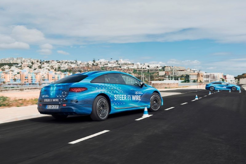 Mercedes-Benz EQS получит ШТУРВАЛ вместо руля 4