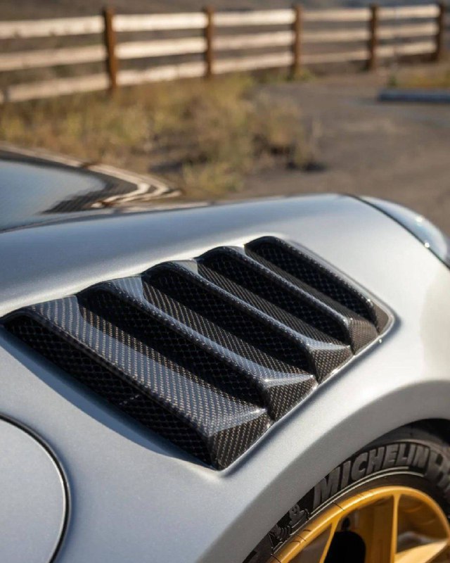 Porsche 992 Turbo S 6