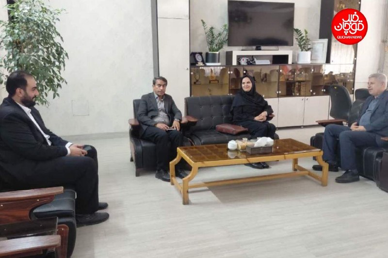کانال قوچان خبر: 🟥 تأکید فرماندار قوچان بر حمایت از هنرمندان صنایع‌دستی👤رسول فرزادفرد همزمان با هفته دولت، با روانخواه، معاون صنایع‌دستی 