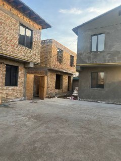 Uchastka sotiladi