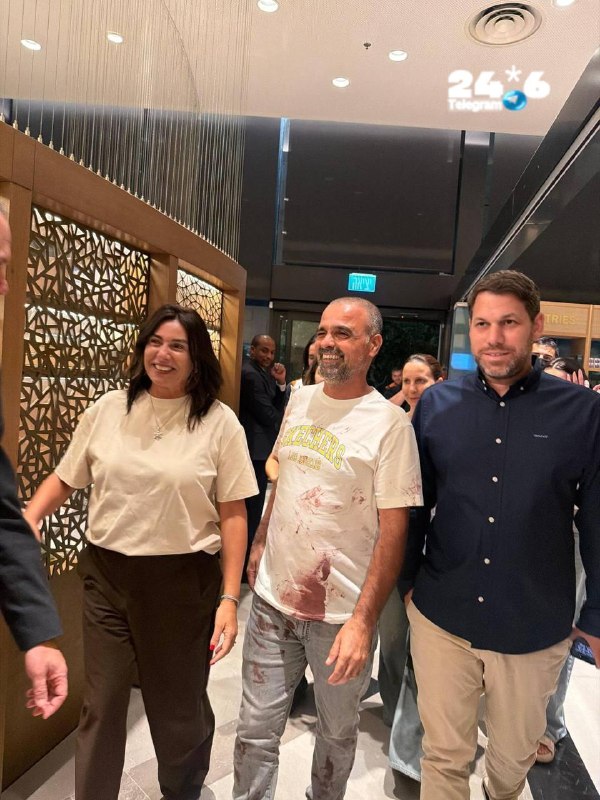 🇮🇱 Also the Director General of the Ministry of Transportation and the Minister at the meeting with the citizen.
