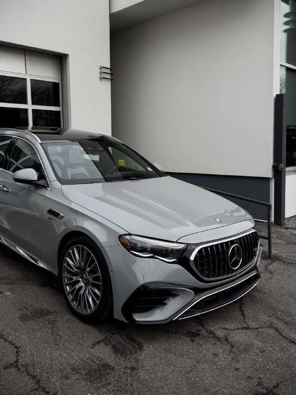 Новый Mercedes Benz E53 AMG Estate 4MATIC+ с 3,0-литровым 6-цилиндровым рядным д