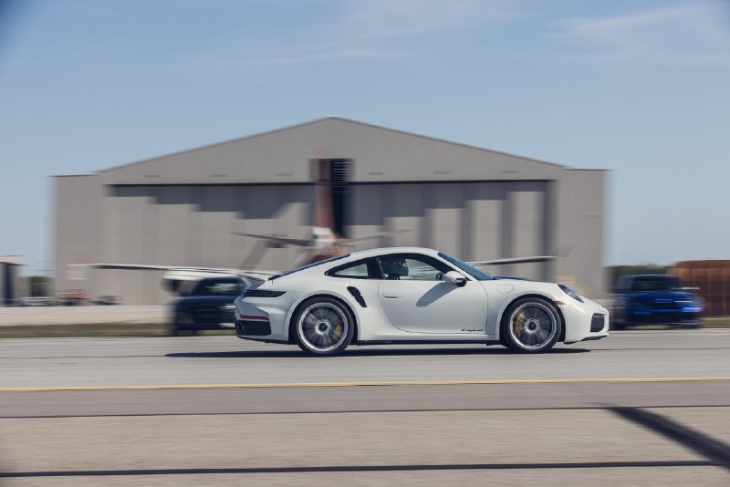 🌟 Сегодня мы обсуждаем впечатляющие результаты теста на скорость Porsche 911 Tu