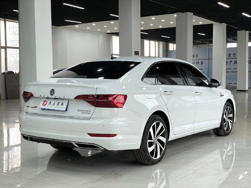 Volkswagen Sagitar фото 2
