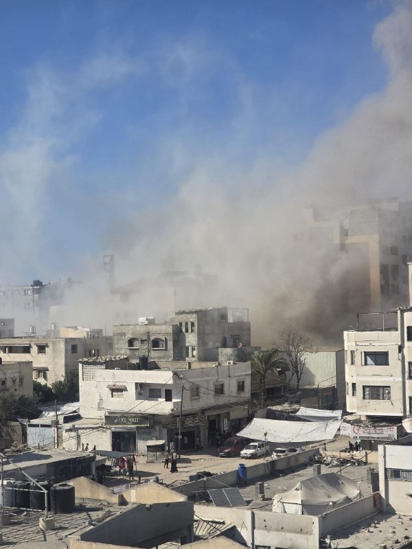 דחוף: מטוסי הכיבוש הפגיזו דירת מגורים בשכונת אלנסר בעיר עזה.