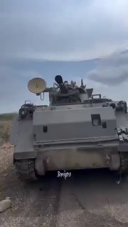 לוחמי החות'ים מצטלמים עם M163 וולקן (VADS) מתוצרת אמריקאית שסופק ל-PLC על ידי סעודים.