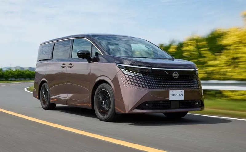Nissan Elgrand нового поколения показали перед стартом продаж