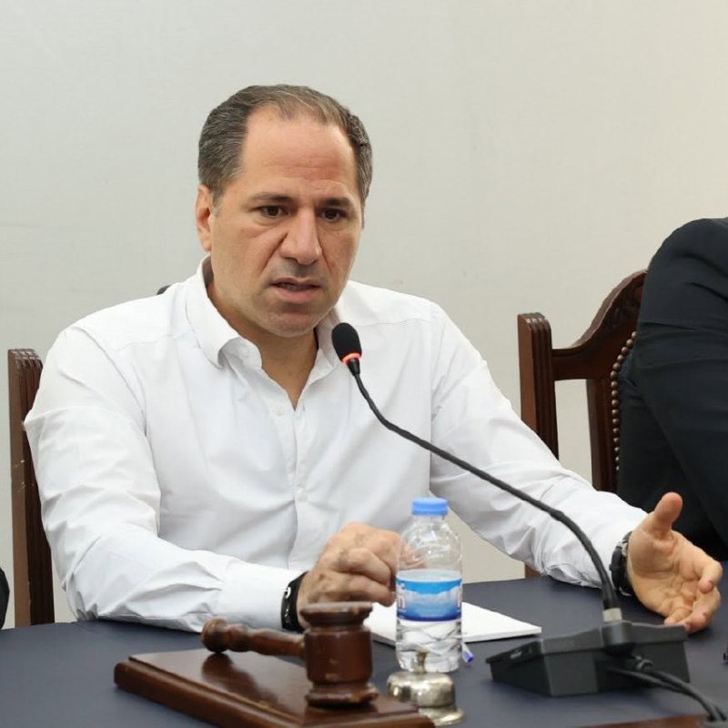 סמי גמאייל דורש הבהרות בנוגע לחדשות על חידוש אשרת השגריר האיראני, בהתחשב בכך שהדבר "פוגע ביוקרתה של המדינה".