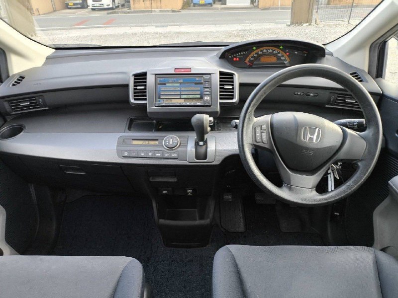 Honda Freed 2010 фото 5