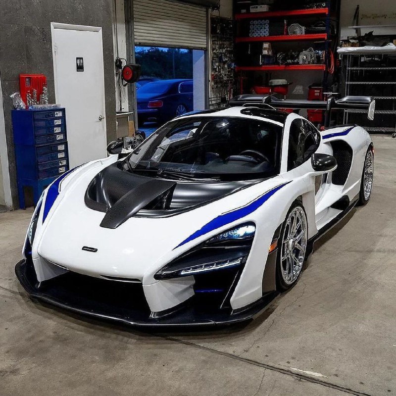 McLaren Senna