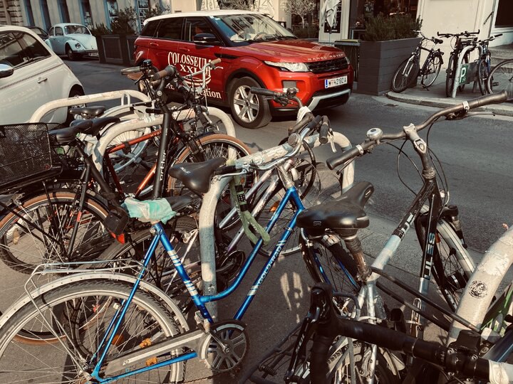 2022單車環歐日記-我和他在維也納的垃圾桶找食物