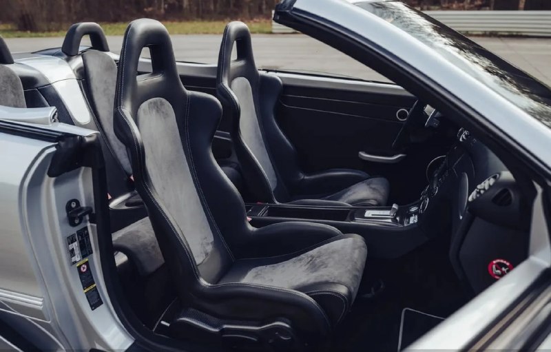 Редкий Mercedes CLK DTM почти без пробега оценили в €500 тысяч 3