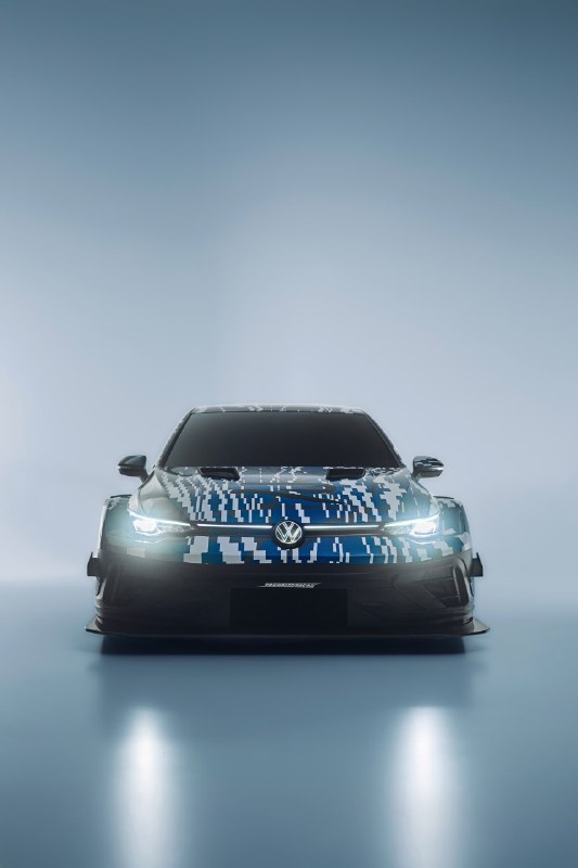 Volkswagen показал заряженный Golf R специально для участия в марафоне «24 часа Нюрбургринга». 5