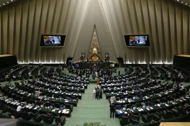 راه آرمان کرمان: 🔻مجلس امروز صحن علنی برگزار خواهد کرد؛ عملکرد دولت در اجرای طرح کالابرگ و نحوه حمایت از معیشت خانوارها بررسی میشود@arma