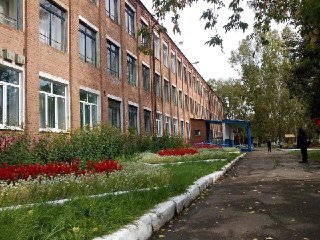 Девочка попыталась зарезать учительницу в Канске.Предварительно, перед линейкой в школе №2 семиклассница распылила на педагога перцовый баллончик, а потом напала с ножом. На помощь пришла мама одного из учеников, которая вытолкнула нападавшую в коридор. Ди