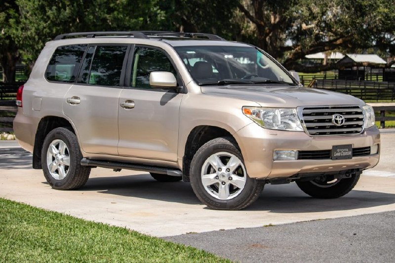 🚙✨ Грандиозный Land Cruiser в ярком светеМы разобрались в деталях и считаем, чт