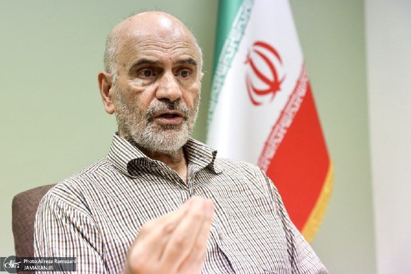 تجارت نیوز: 🔻مومنی، اقتصاددان: مردم اصلا توان خرید ندارند که بخواهند به فروشگاهها هجوم آورند! / ۴۰ درصد جامعه زیر خط فقر قرار دارند