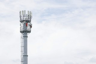ФСБ запретила запускать 5G в Крыму и на оккупированных территорияхФСБ запретила операторам связи устанавливать базовые станции 5G в аннексированных Крыму и Севастополе, а также в оккупированных Донецкой, Луганской, Запорожской и Херсонской областях. Это сл