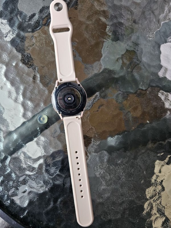 Продаю samsung galaxy watch 4 — фото 1